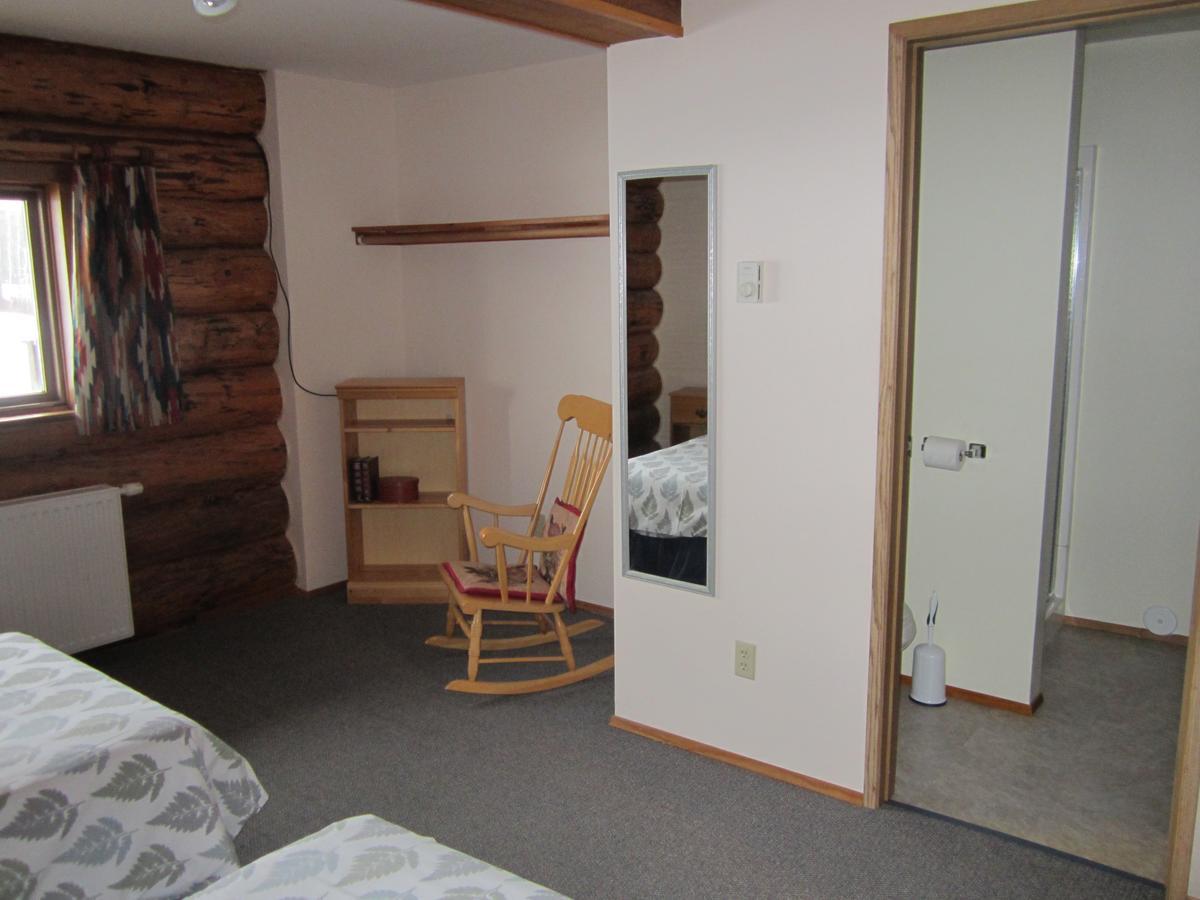 Smithers Driftwood Lodge Экстерьер фото