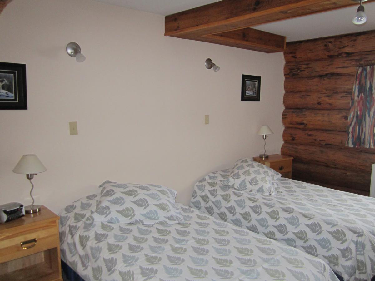 Smithers Driftwood Lodge Экстерьер фото